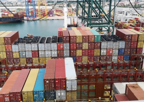 Los costes del transporte de contenedores por mar crecen de nuevo en septiembre
