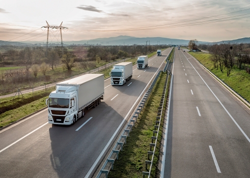 El sector del transporte y el almacenamiento logra aumentar su cifra de negocios hasta octubre un 6,1%