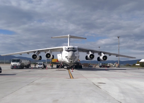 Los aeropuertos de Aena operan un centenar de vuelos cargueros con material sanitario desde el decreto del estado de alarma