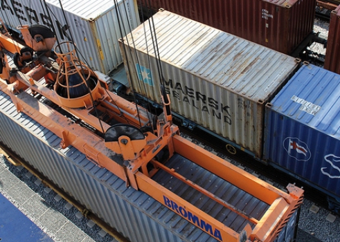 El 12% de los contenedores que se mueven en el Puerto de Barcelona entran o salen en tren