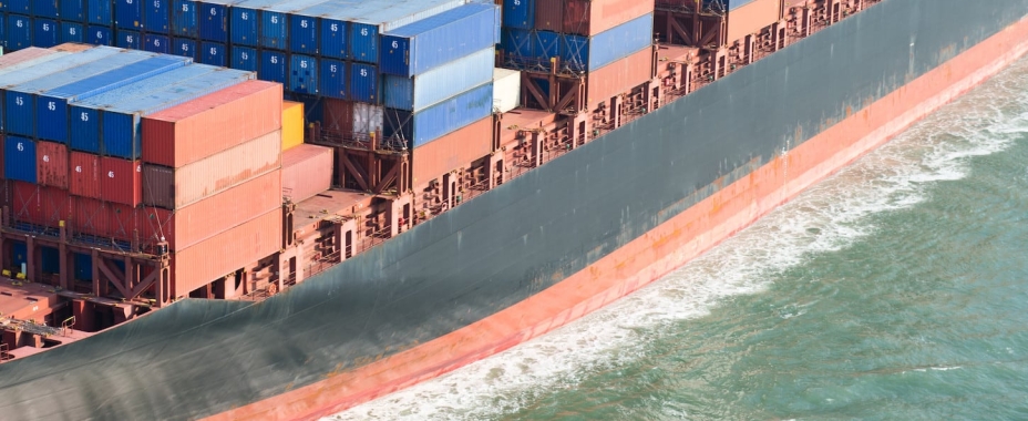 Estados Unidos y China elevan su guerra comercial con tasas a los buques de ambos países