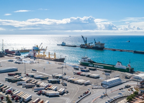 Los puertos españoles movieron 563,4 millones de toneladas en 2018, un 3,3% más