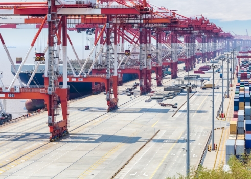 Shanghái cierra 2022 como el puerto con mayo tráfico de contenedores del mundo