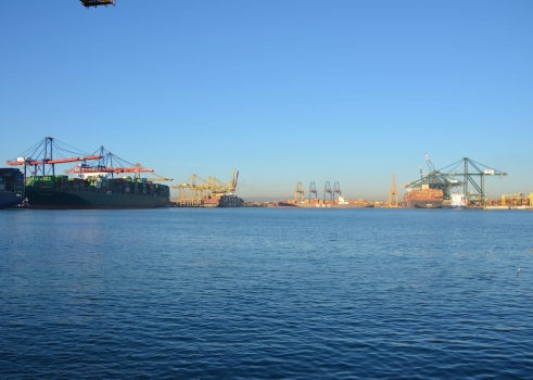 Valenciaport cierra agosto con máximos en contenedores de importación y el descenso del transbordo